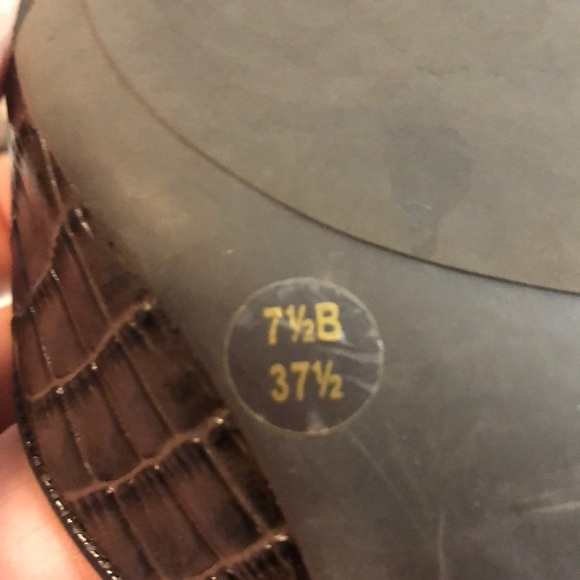 BCBGIRLS SNAKE SKIN 2" HEELS SIZE 7.5 - Picture 6 of 6